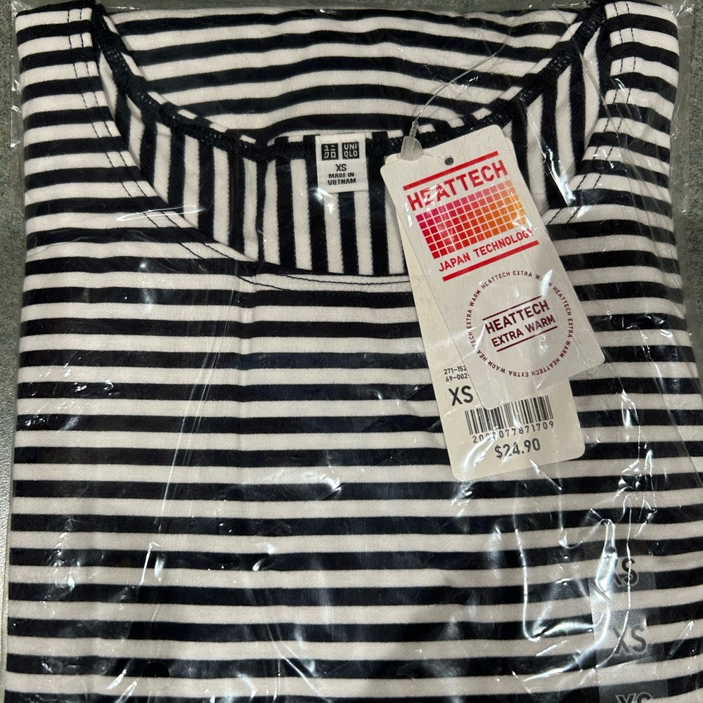 Uniqlo Black and White Striped HEATTECH Top XS and S